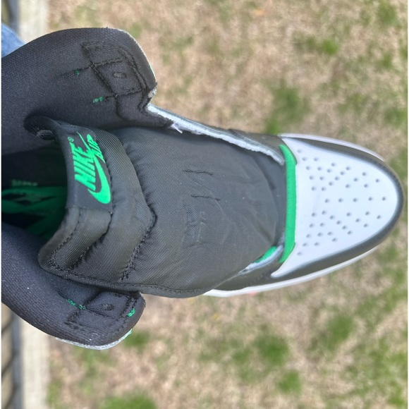 Air Jordan 1 Retro High OG - Picture 11 of 15